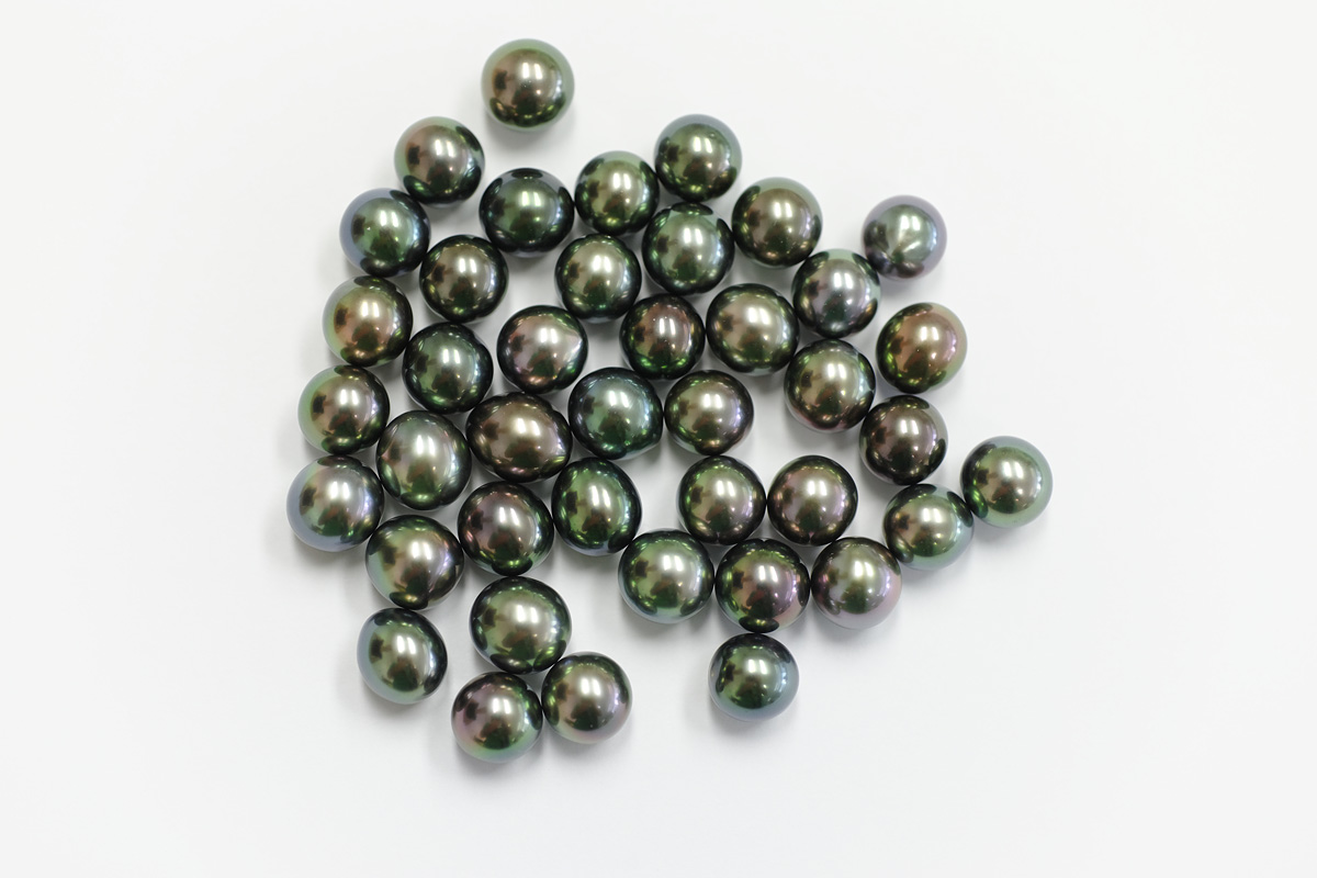 black tahitian pearls 